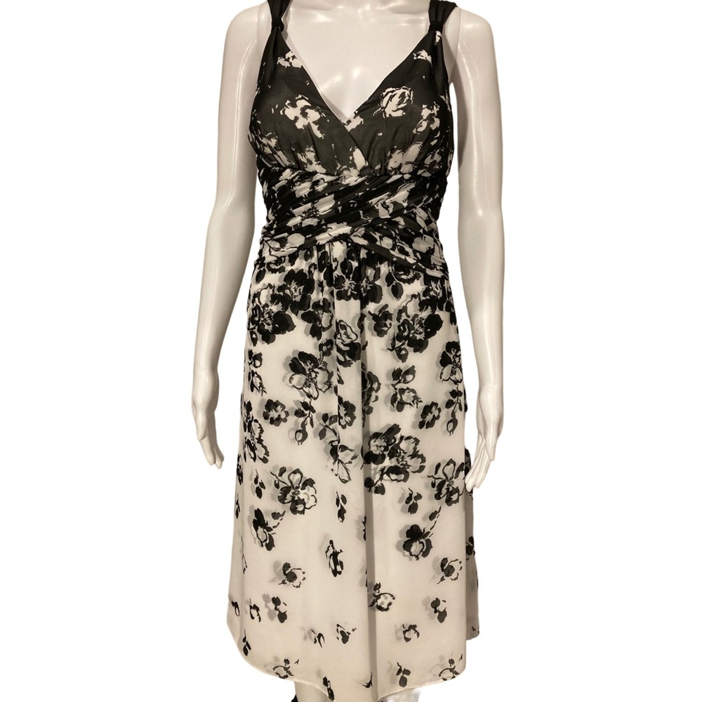 White House Black Market black and white pattern ruched top cocktail dress - Picture 1 of 3
